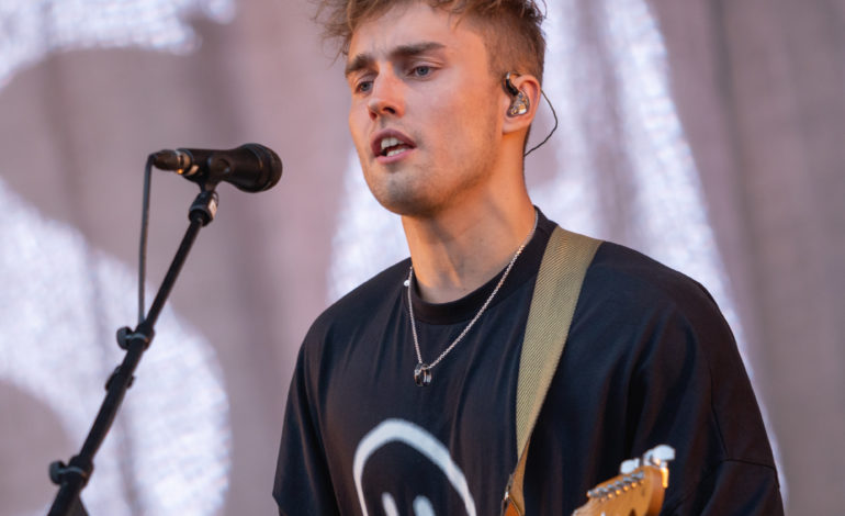  Superstar, Sam Fender, puts full support behind The Big Issue during time of crisis for publication’s vendors