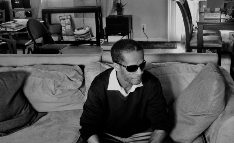  ARTIST FOCUS: Robert Mitchell